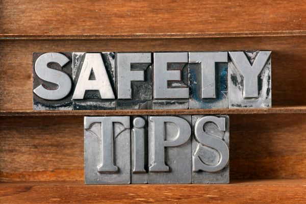 solo travel safety tips